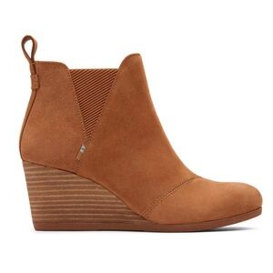 ✨NIB✨ Suede OrthoLite Wedge Bootie